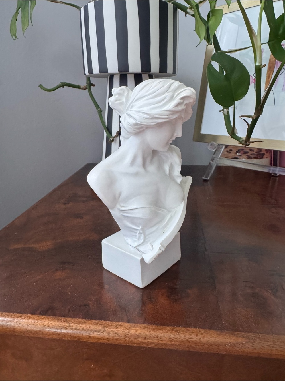 Greek goddess bust sculpture - Picture 3 of 9